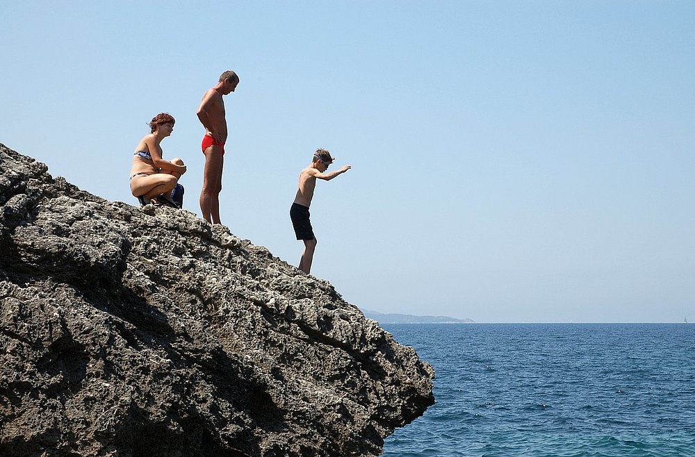Cap Corse, Westküste, Badeplatz bei Marine di Negru (Eva, Ralf, Flo 1).JPG