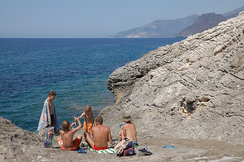 Cap Corse, Westküste, Badeplatz bei Marine di Negru (Flo, Andi, Sina, Ralf, Eva).JPG