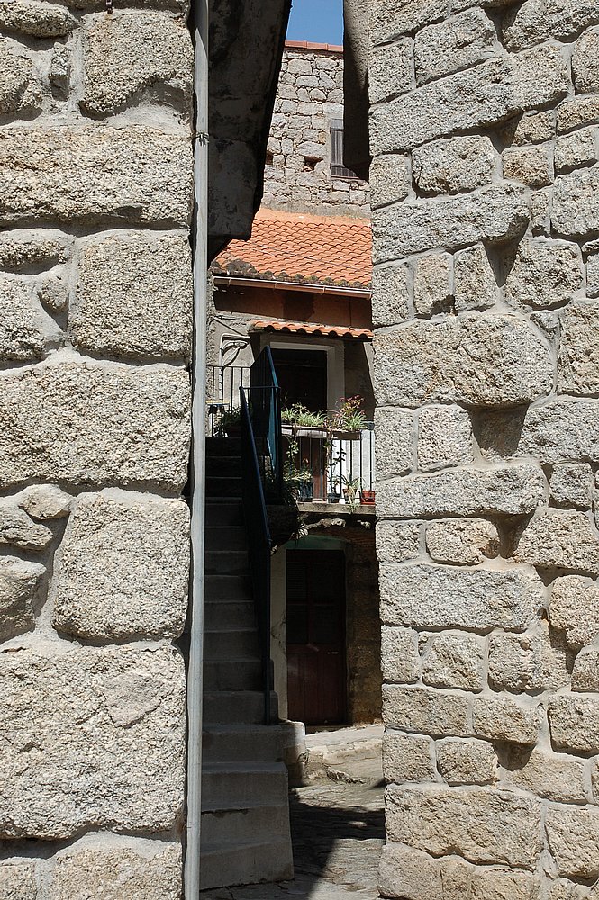Sartène, enge Gasse.JPG