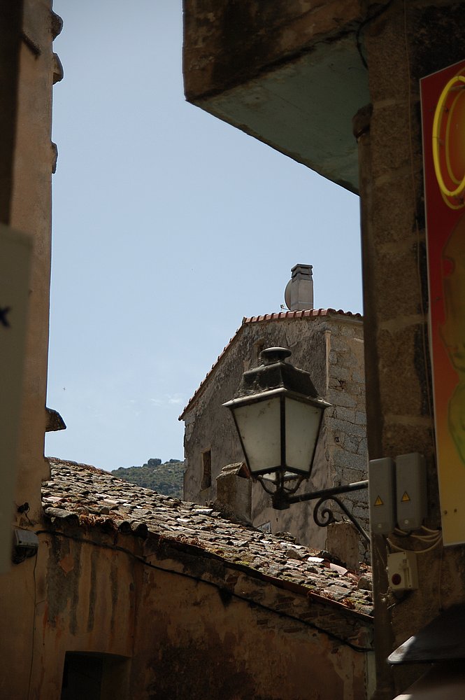 Sartène, enger Ausblick.JPG