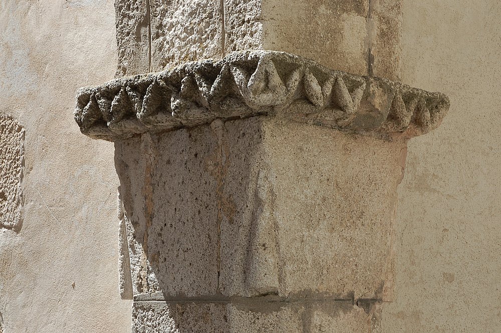 Südküste, Bonifacio, Kirche Ste-Marie-Majeure (Detail).JPG