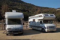 Cap Corse, Marine di Giottani (Wohnmobile am Übernachtungsplatz).JPG