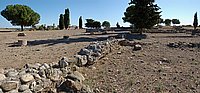Ostküste, Aleria, römische Ausgrabung, Forum (Panorama).JPG