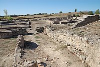 Ostküste, Aleria, römische Ausgrabung, Kapitol und Prätorium.JPG